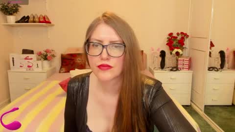 honeywinexs online show from June 3, 2:33 pm