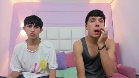 Snapshot of hoot_booys_ chatting on October 23, 7:59 pm hoot_booys_ online show from October 23, 7:59 pm