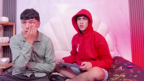 hoot_booys_ online show from December 14, 8:48 pm