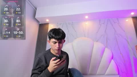 hoot_booys_ online show from March 8, 2:04 am