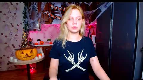 Snapshot of hope_happyyy chatting on October 30, 8:04 am hope happyyy online show from October 30, 8:04 am