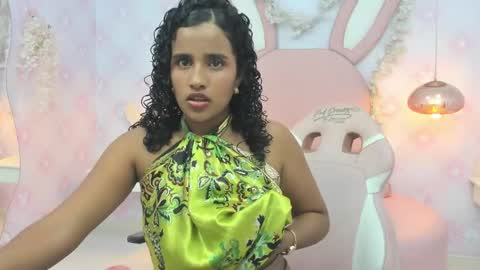 Horny Curls  online show from June 4, 3:56 am