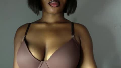delilah online show from May 21, 7:09 pm