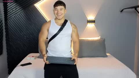 horny_nick18 online show from February 9, 1:37 pm