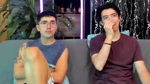 Alex and Camilo online show from July 28, 2:24 pm