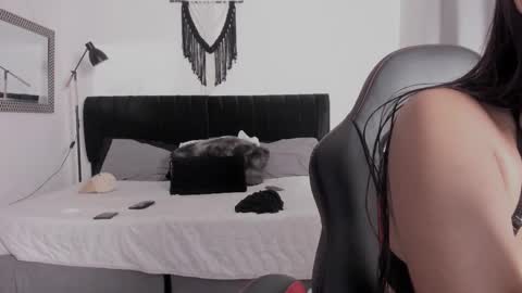 Zaid Nicolle online show from November 3, 9:05 pm