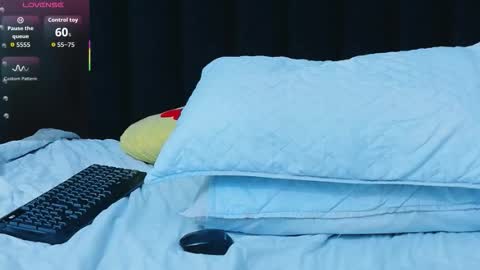 Khloe  online show from December 1, 2:37 pm