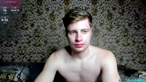 Max online show from March 1, 10:03 pm