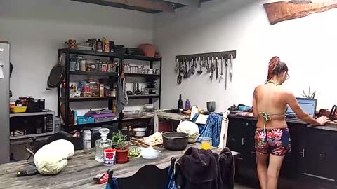 Snapshot of hornyhippies0080 chatting on October 11, 1:16 pm Nix  D online show from October 11, 1:16 pm