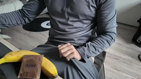 HornyLegalGoonerBoy online show from November 27, 11:29 am