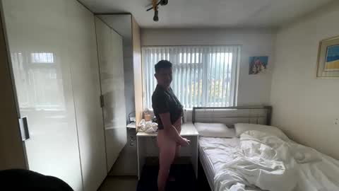 Hornylondon online show from September 15, 10:28 am