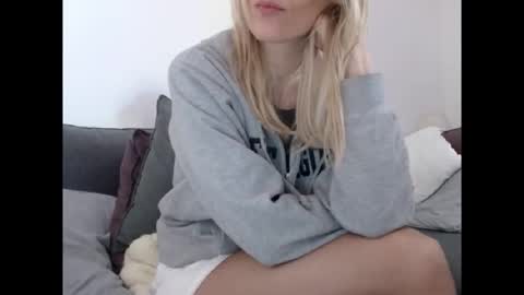 Hornyssima online show from May 1, 9:47 am