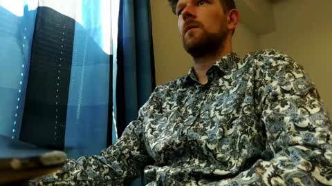 hot2809guy online show from April 28, 12:09 pm