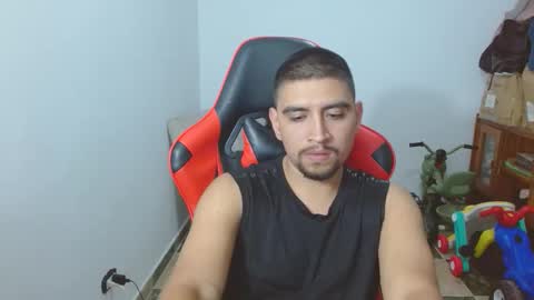 hot__husbands online show from December 3, 4:02 am