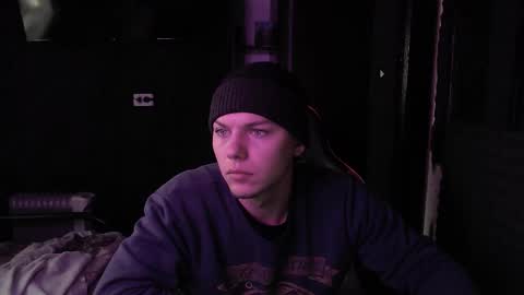 Snapshot of hot_boy_2002_ chatting on October 30, 7:53 am Hot boy 2002 online show from October 30, 7:53 am