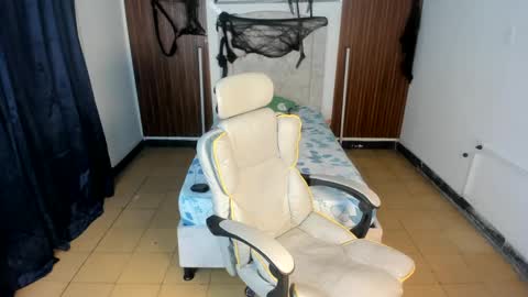 hot bunny online show from November 12, 4:04 am