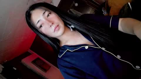 its me CLAUDIA online show from July 22, 2:19 pm