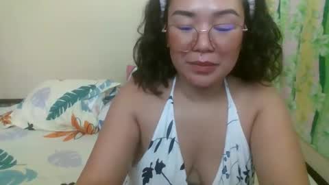 hot_emma1112 online show from June 5, 4:19 am