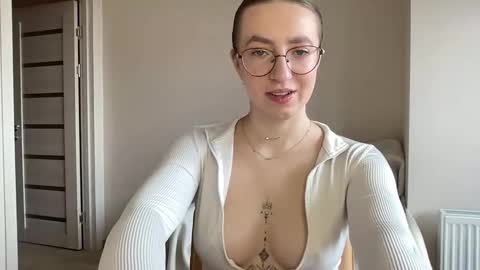 Lina online show from December 21, 8:28 am