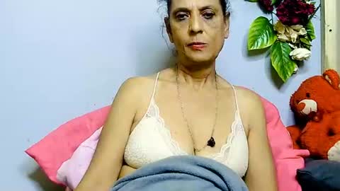 hot queen online show from June 13, 5:51 am