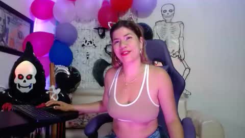Snapshot of hot_sexy_bunny chatting on October 23, 2:18 pm hot sexy bunny online show from October 23, 2:18 pm