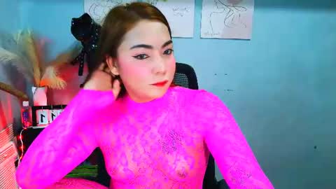 hot_xirene online show from June 11, 2:37 pm