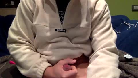 HotAndrew29 online show from December 1, 10:01 pm