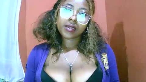 hotarian1 online show from June 2, 8:05 am