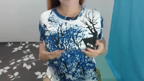 hotasian_pinky online show from February 22, 12:18 pm