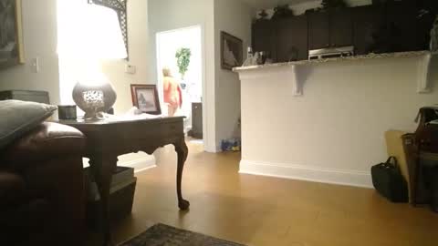 hotblondemilf1962 online show from February 24, 10:29 am