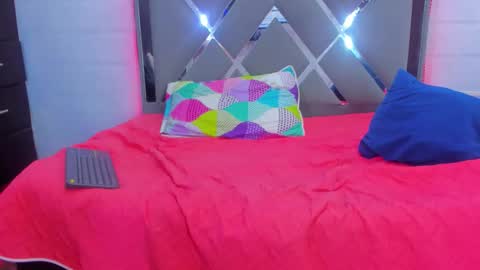 DANIEL AND KEVIN online show from December 1, 7:39 am