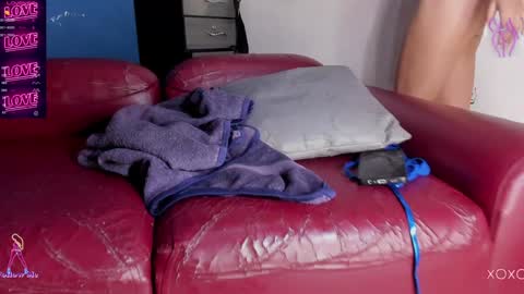 Snapshot of hotbrunne chatting on January 24, 12:20 pm Astrid Steve coco online show from January 24, 12:20 pm