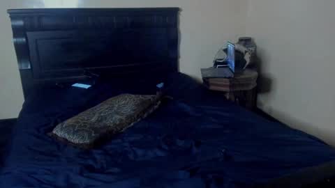 Yikes online show from February 11, 1:20 am