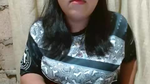 hotiemorenagurl18 online show from October 25, 1:11 pm