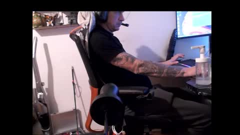 hotkinkytat online show from December 9, 1:13 pm