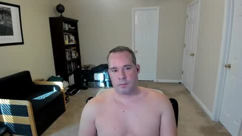 hotmale4u692000 online show from February 1, 9:08 pm