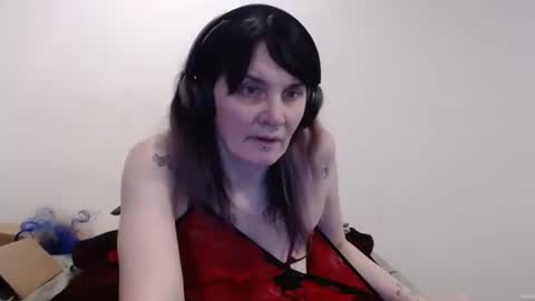 hotmodel1984 online show from April 16, 9:39 pm