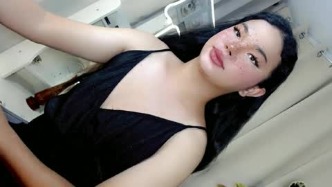 hotsiren101 online show from June 12, 1:21 pm
