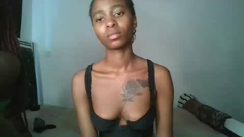 hottie_mistie online show from June 5, 6:52 am