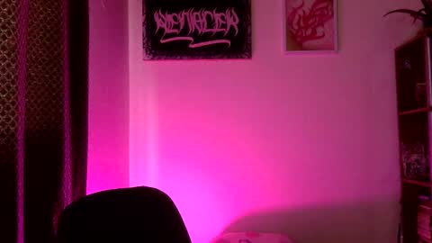 Tat  online show from February 14, 3:58 pm