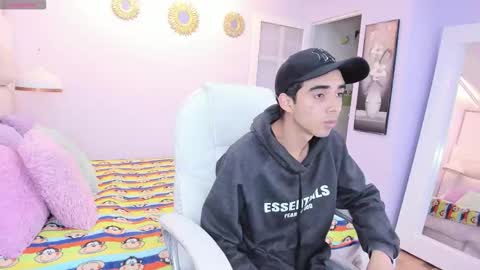 hottiie_guy online show from October 28, 6:20 pm