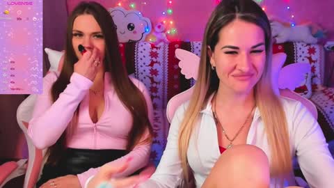 Snapshot of hotty_girls_here chatting on January 25, 1:19 pm Ivanna and Jessica online show from January 25, 1:19 pm