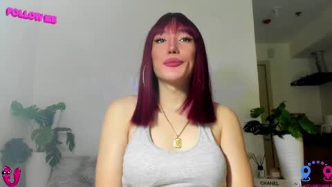 crishinahotty online show from February 12, 7:02 am