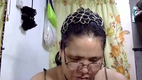 hottycrissy4u online show from June 11, 5:49 am