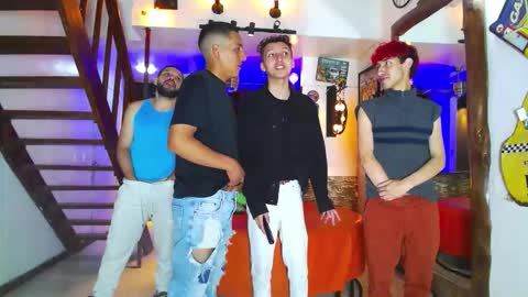 Snapshot of howents chatting on September 21, 2:15 am HOWENTS online show from September 21, 2:15 am