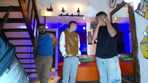 Snapshot of howents chatting on September 24, 4:08 am HOWENTS online show from September 24, 4:08 am