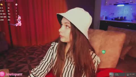 Mia online show from April 19, 6:10 pm