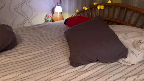 Elizabeth online show from March 11, 9:07 pm