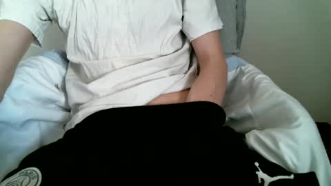 Snapshot of hug_me chatting on October 26, 12:39 pm Keanu online show from October 26, 12:39 pm