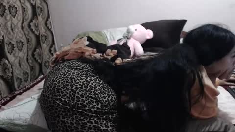 hugeassdevil online show from December 1, 1:53 pm